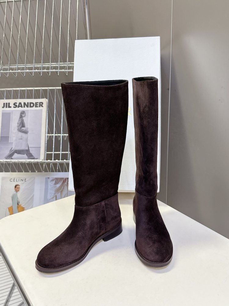 Сапоги женские с прямым голенищем фото 5