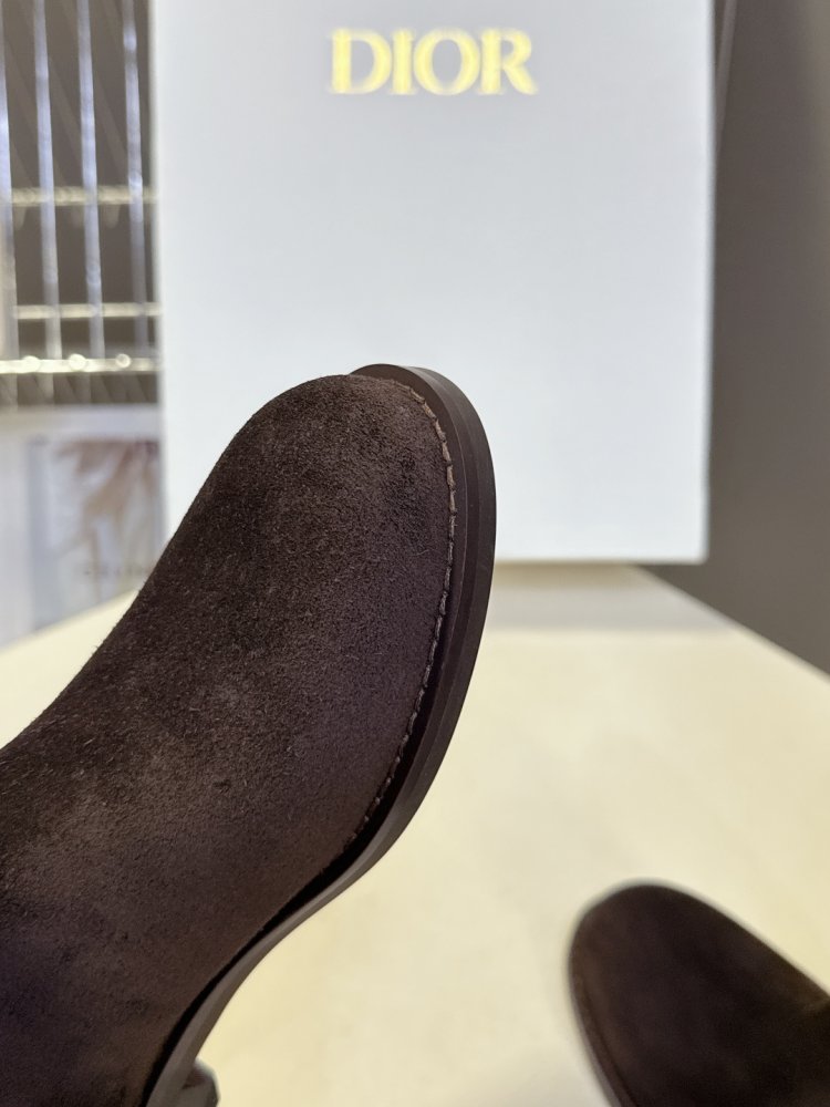 Сапоги женские с прямым голенищем фото 7