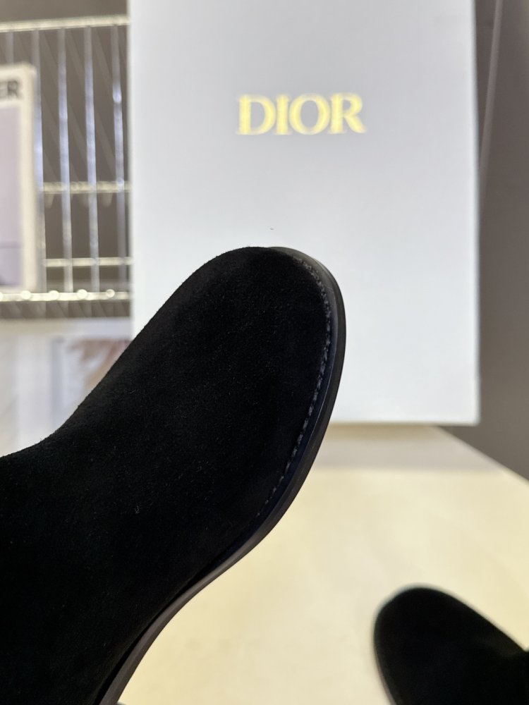 Сапоги женские с прямым голенищем фото 8