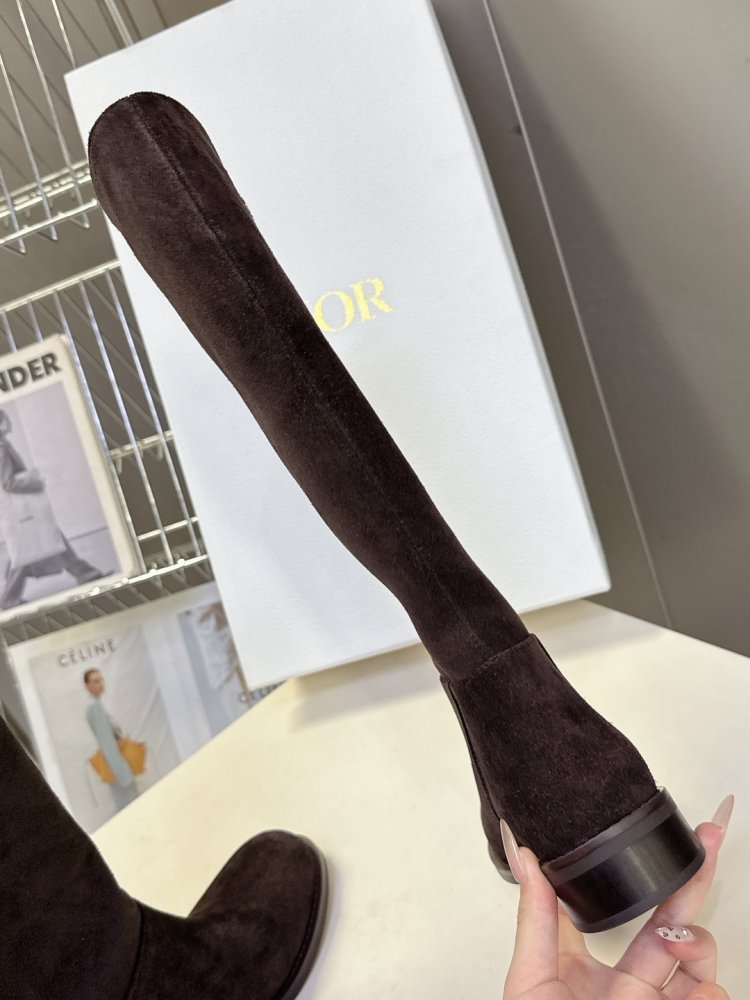 Сапоги женские с прямым голенищем фото 8