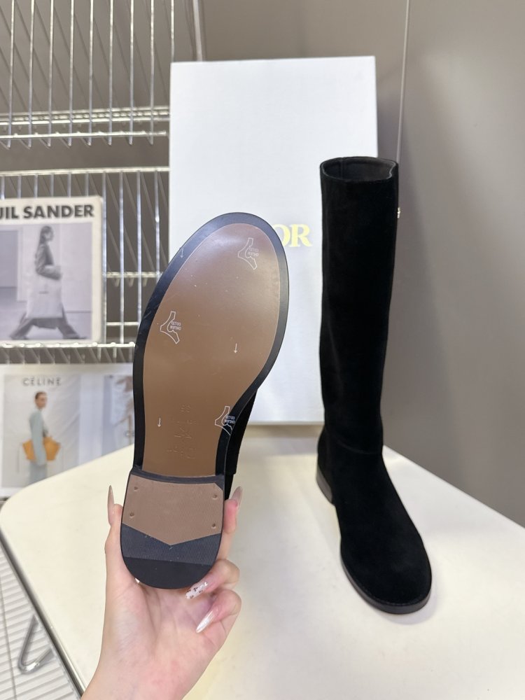 Сапоги женские с прямым голенищем фото 9