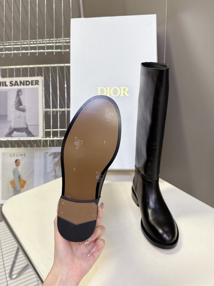 Сапоги женские с прямым голенищем фото 9