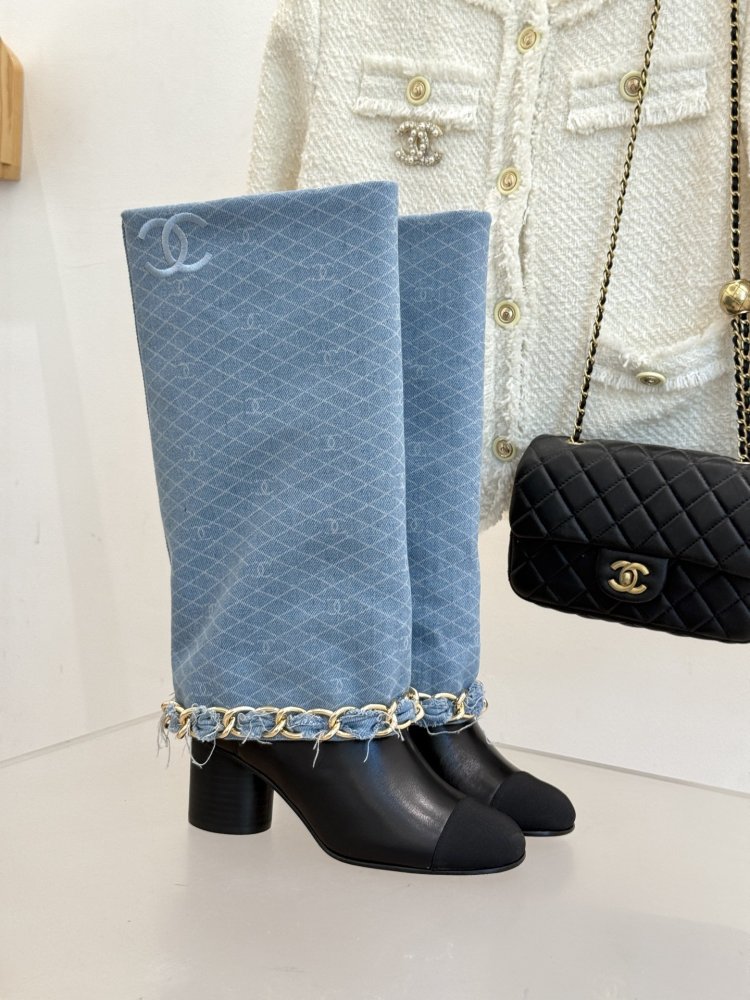 Чоботи жіночі