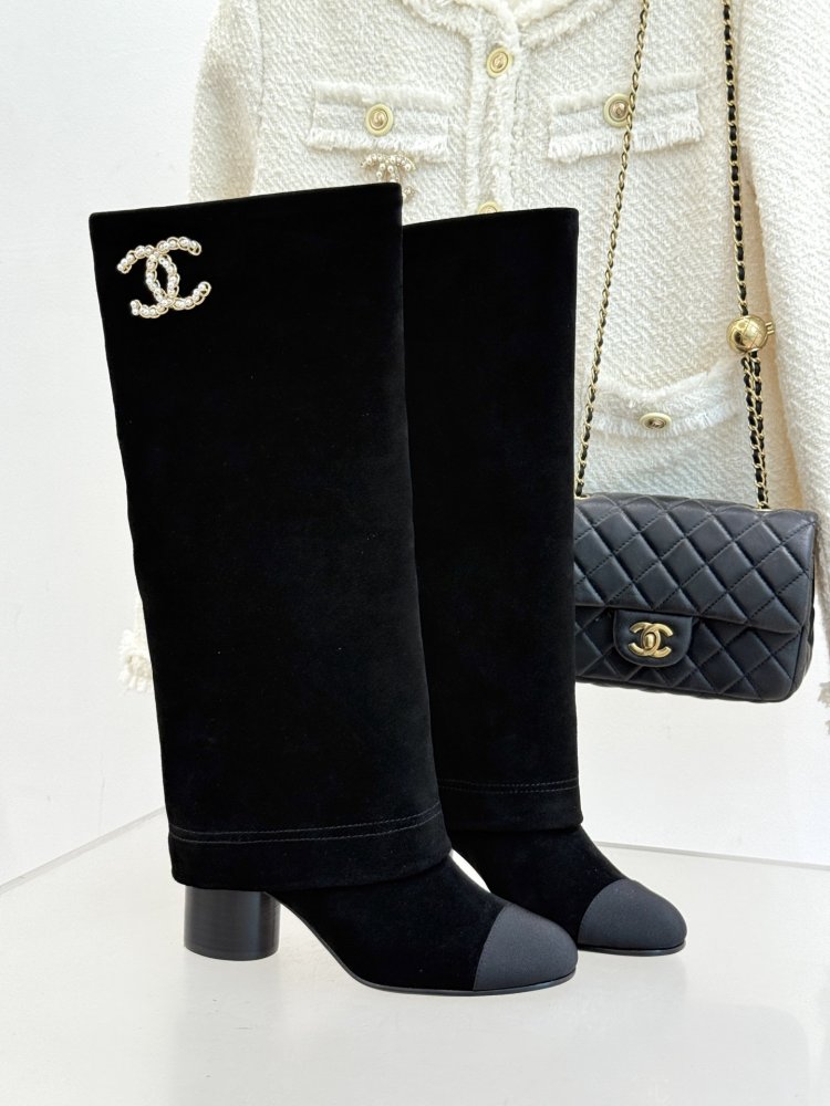 Чоботи жіночі