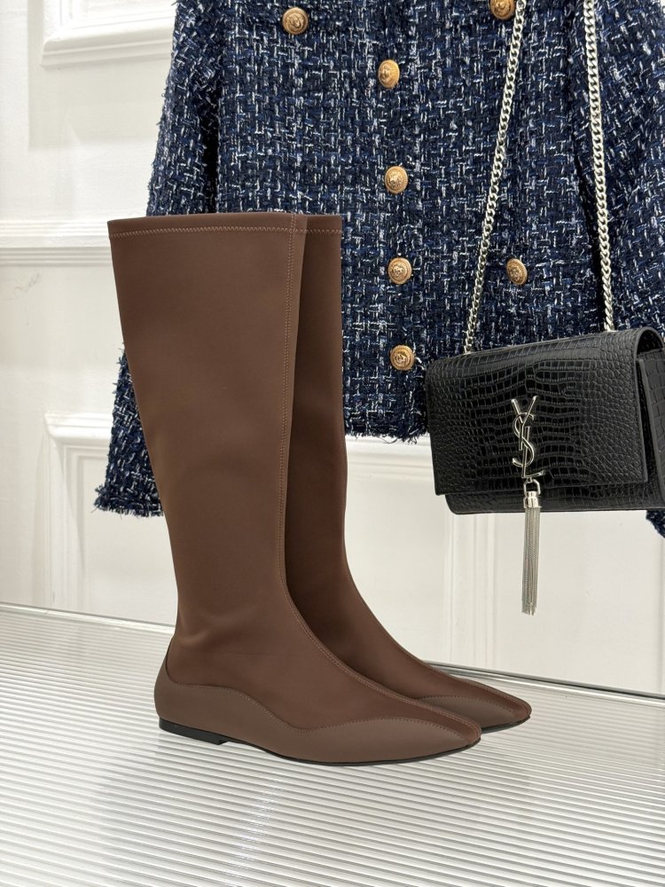 Чоботи жіночі