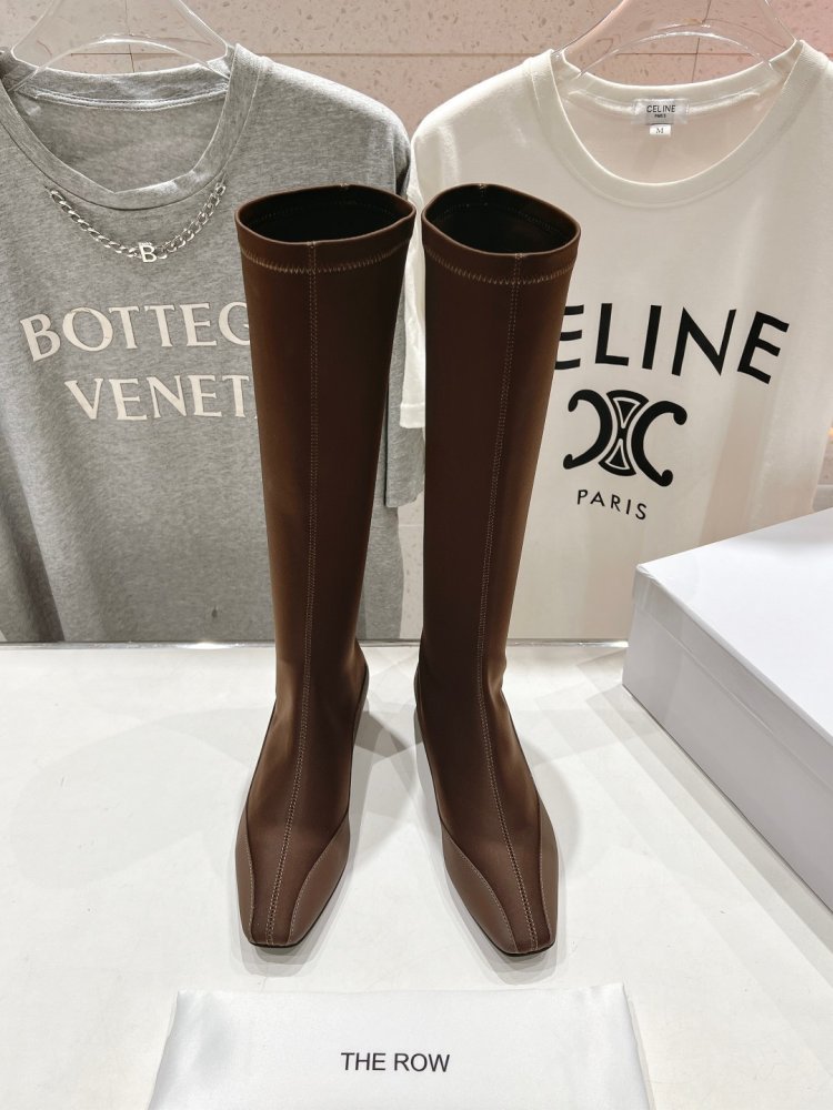 Чоботи жіночі