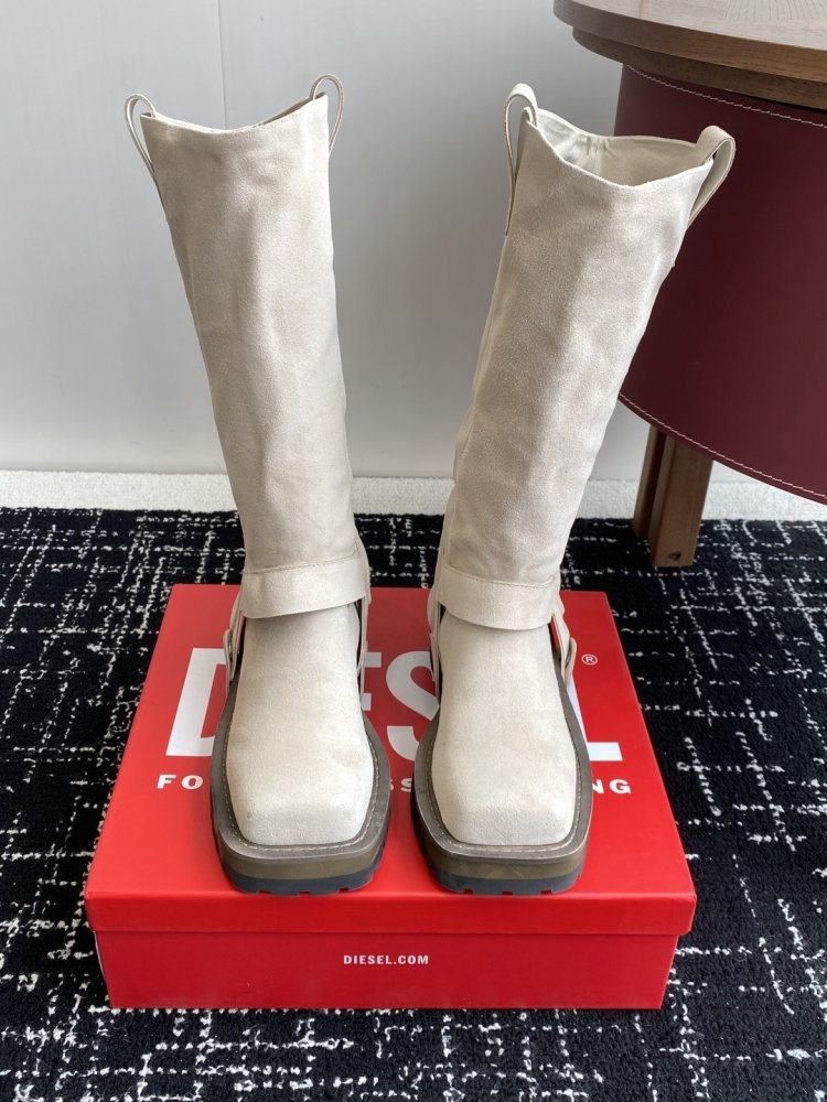 Чоботи жіночі