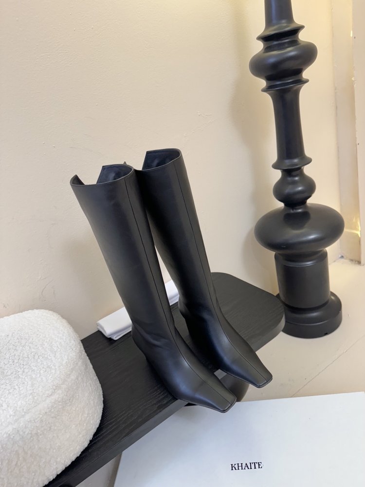 Чоботи жіночі