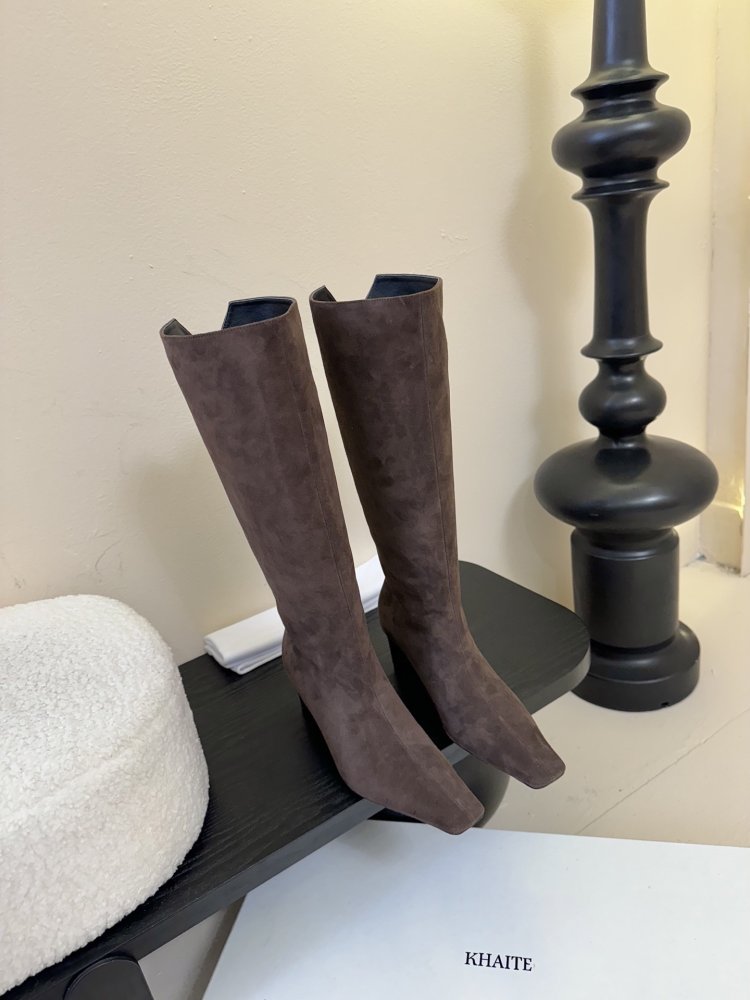 Чоботи жіночі