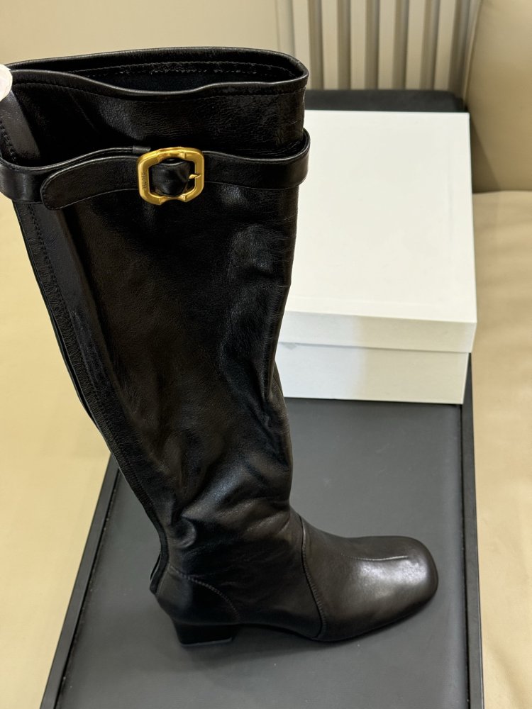 Сапоги женские