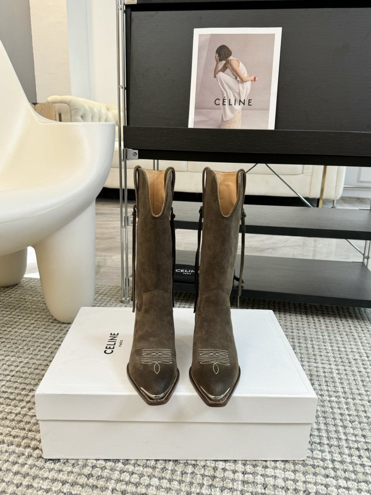 Чоботи жіночі