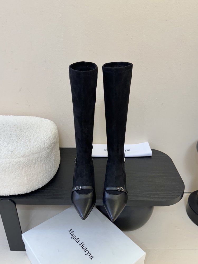 Чоботи жіночі