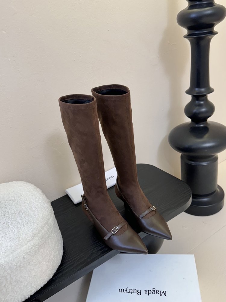 Чоботи жіночі