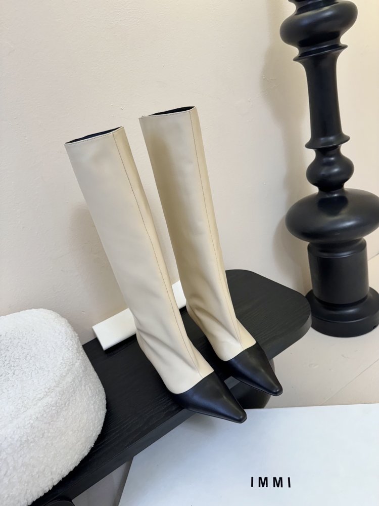 Чоботи жіночі