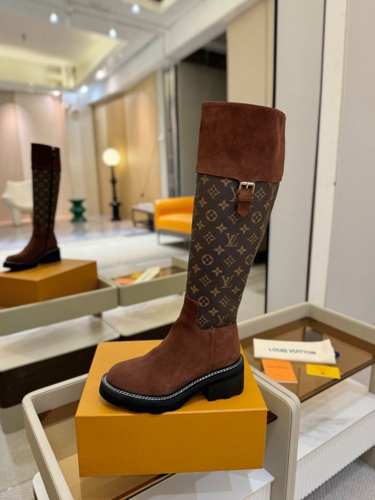 Сапоги женские