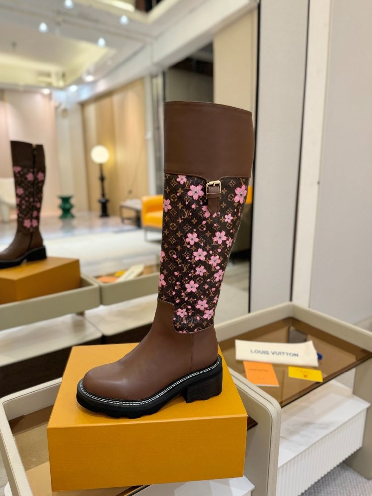 Сапоги женские