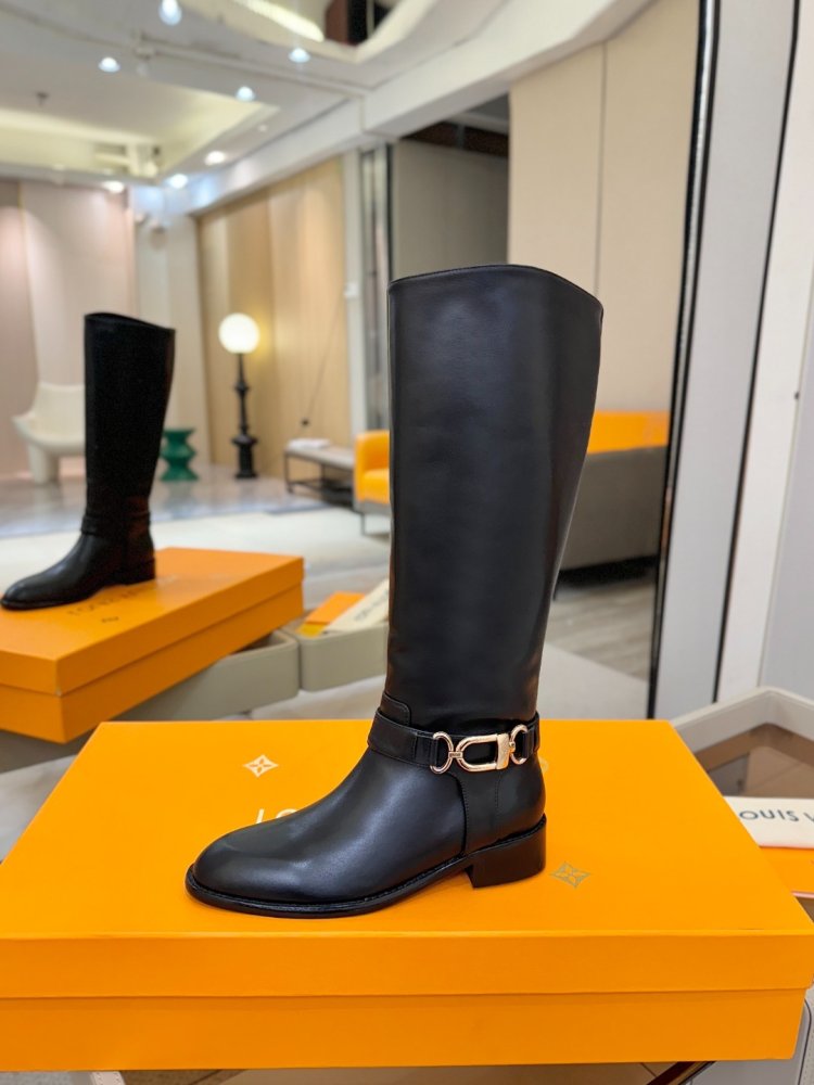 Сапоги женские