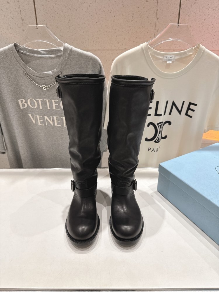 Сапоги женские