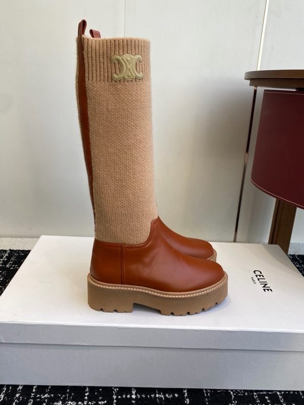 Чоботи жіночі