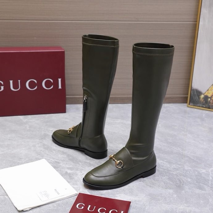 Чоботи жіночі