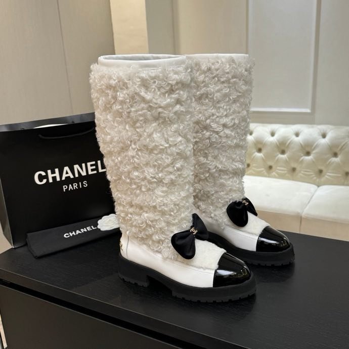 Чоботи жіночі