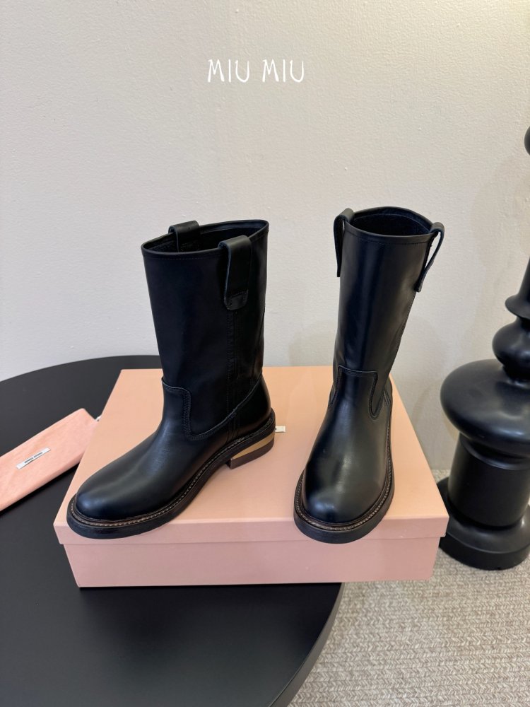 Boots women's