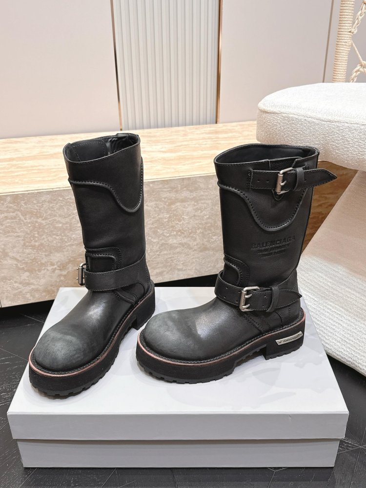 Boots women's