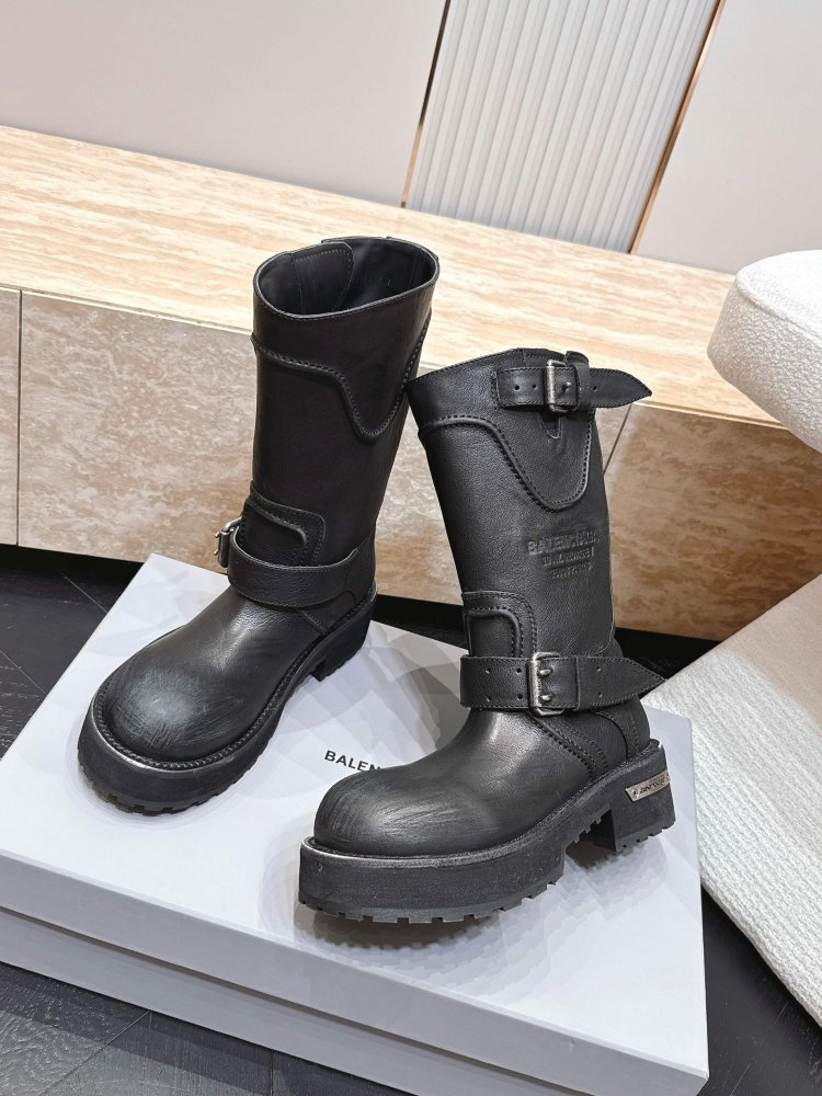 Boots women's