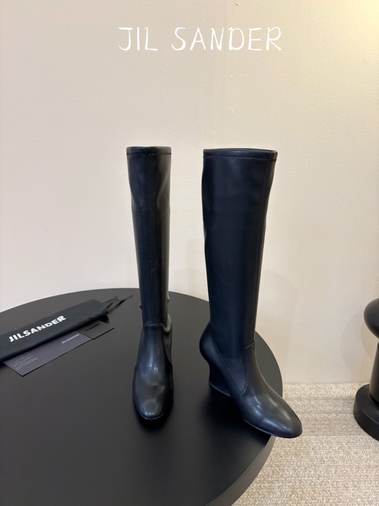 Boots women's