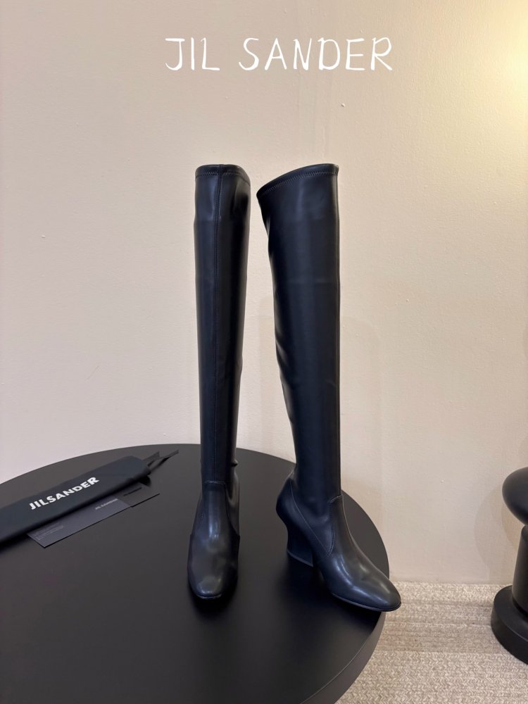 Boots women's