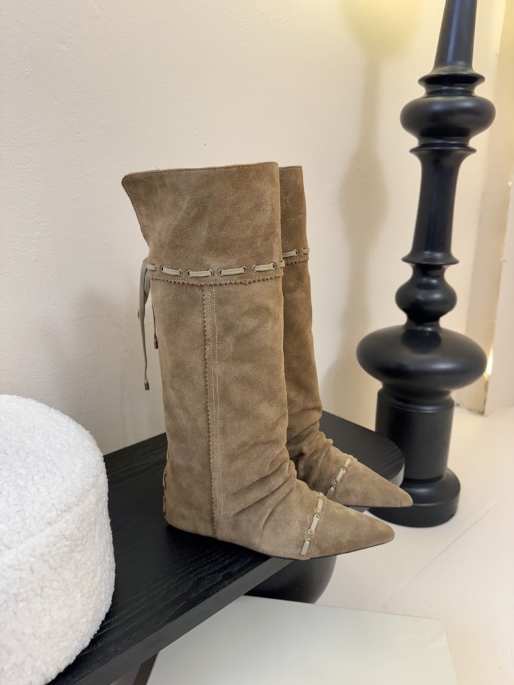 Чоботи жіночі фото 2