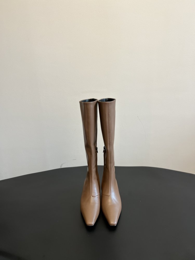 Сапоги женские фото 2