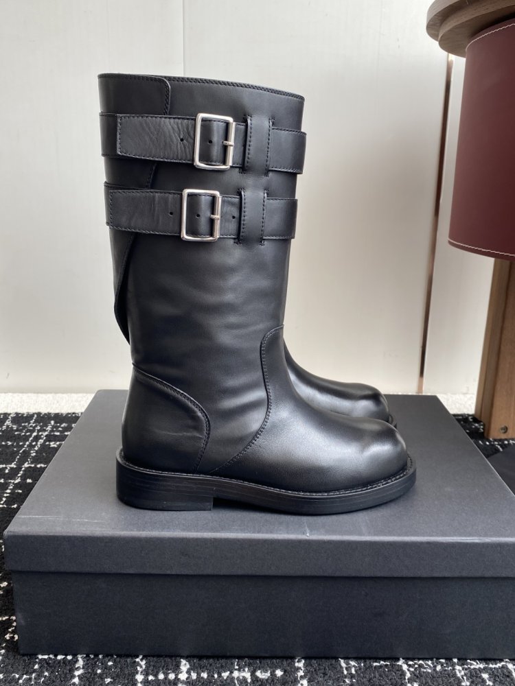 Сапоги женские фото 2