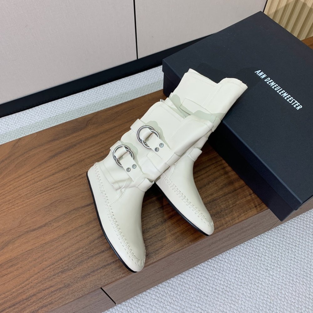 Сапоги женские фото 2