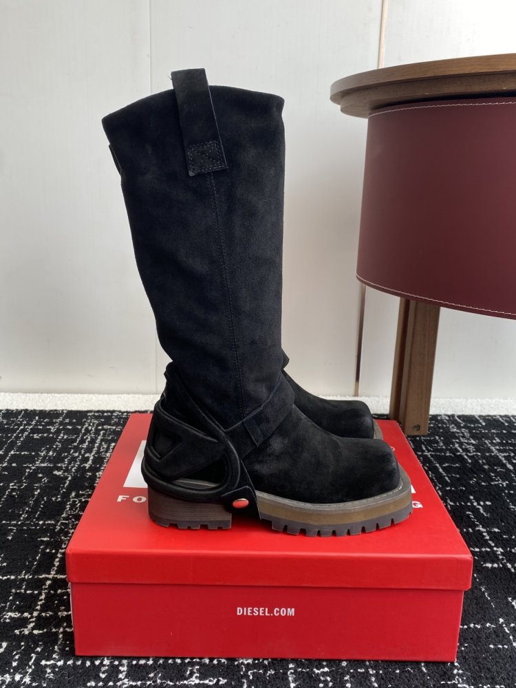 Чоботи жіночі фото 2