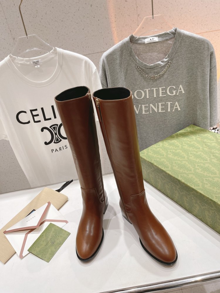 Сапоги женские фото 2