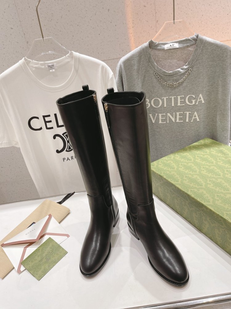 Сапоги женские фото 2