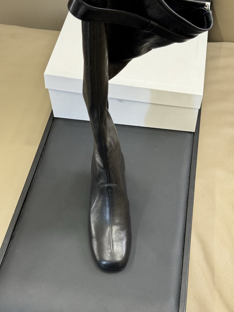 Сапоги женские фото 2