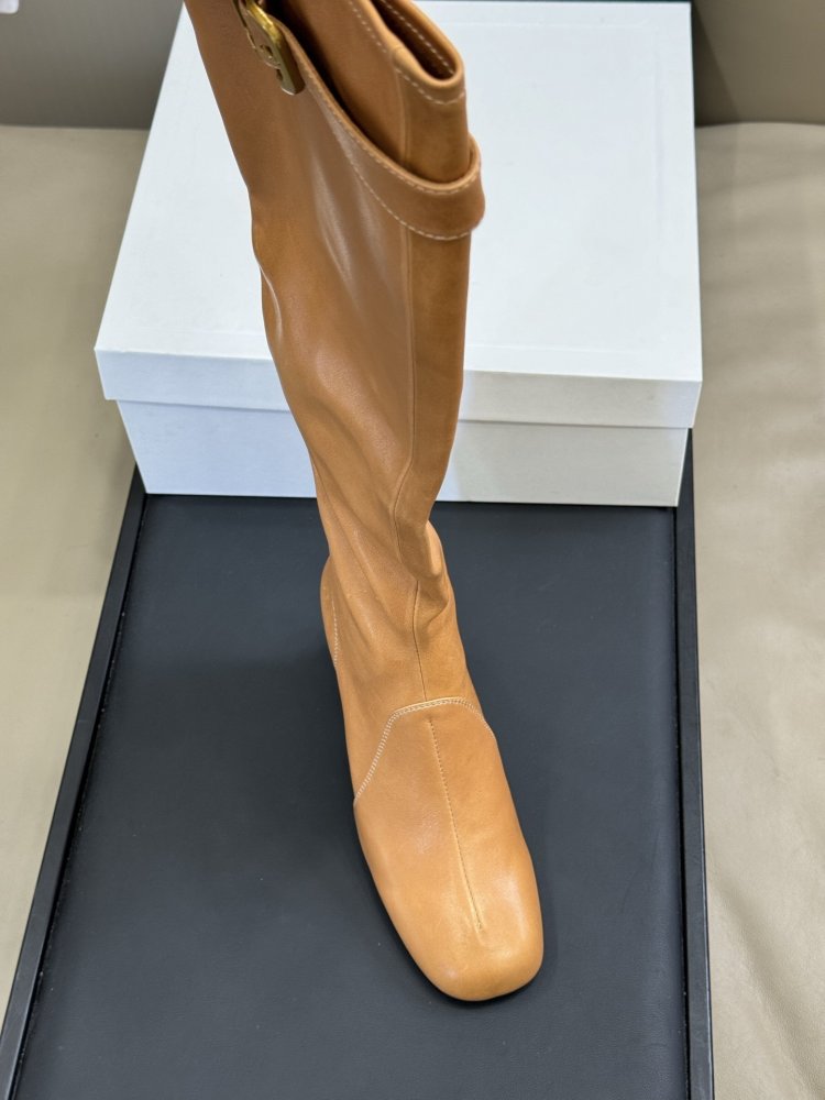 Сапоги женские фото 2