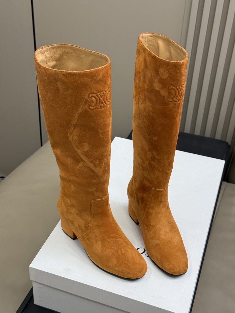 Сапоги женские фото 2