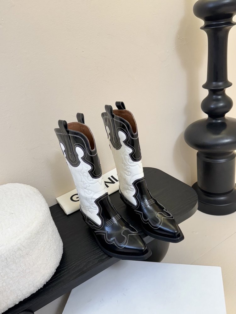 Чоботи жіночі фото 2