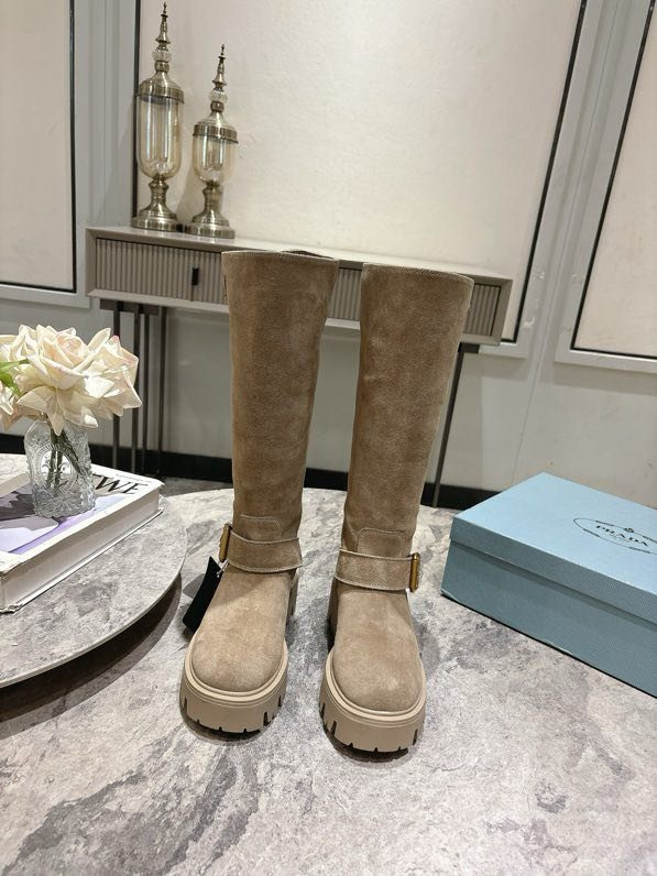 Сапоги женские фото 2