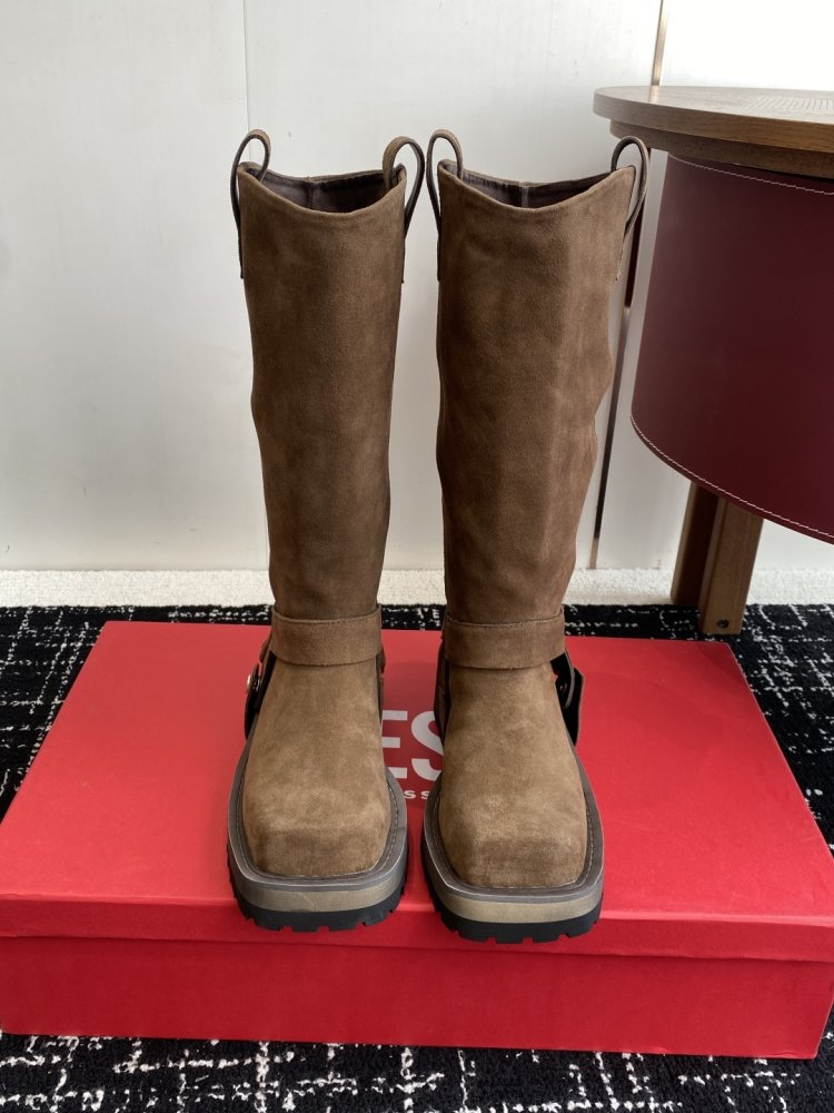 Сапоги женские фото 2