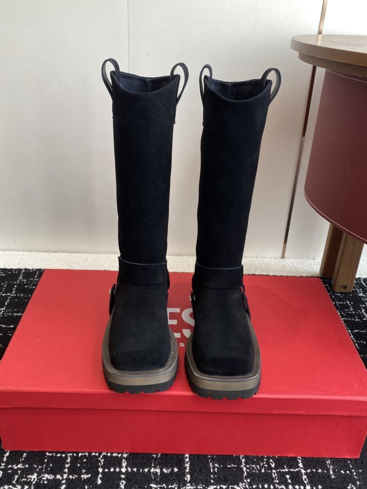 Чоботи жіночі фото 2