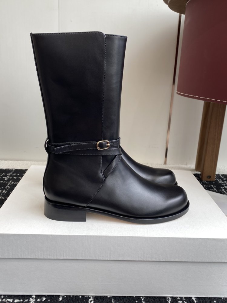 Сапоги женские фото 2