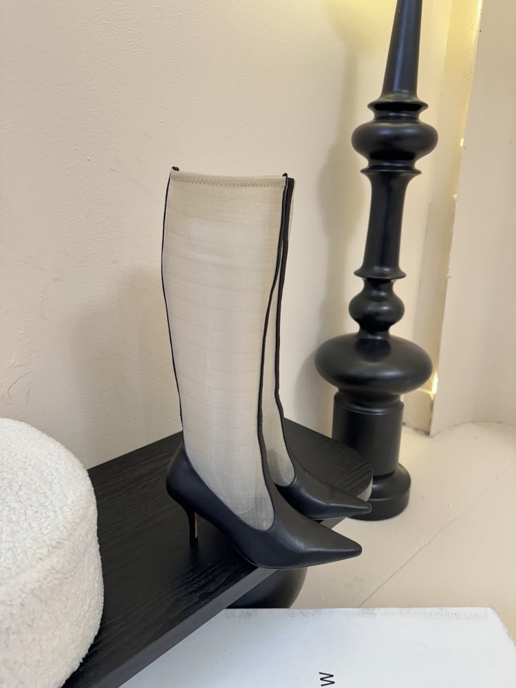 Сапоги женские фото 2