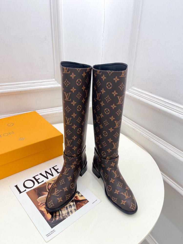 Чоботи жіночі фото 2