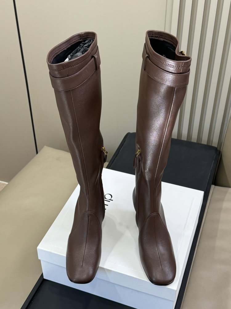 Сапоги женские фото 2