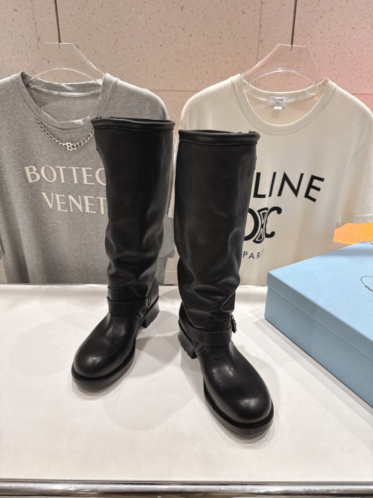 Сапоги женские фото 2