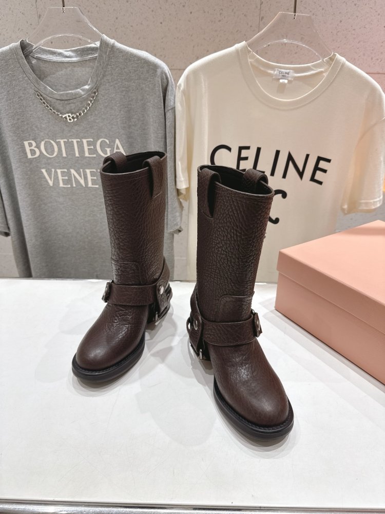 Сапоги женские фото 2